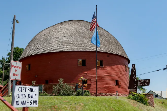 Article: 12 Oklahoma autumn road trips, from fall foliage to Route 66 landmarks you should take